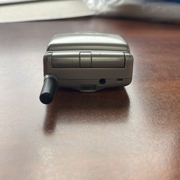 Vintage Mercedes-Benz Motorola Timeport Cell Phone sold as is. Preowned - Picture 6 of 12